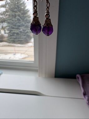❤️‍🔥3/10$❤️‍🔥Purple Faceted Drop Earrings with Brass-Tone Filigree